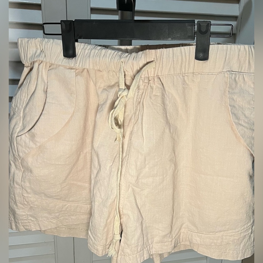 Women's Khaki Shorts With Drawstring, size medium